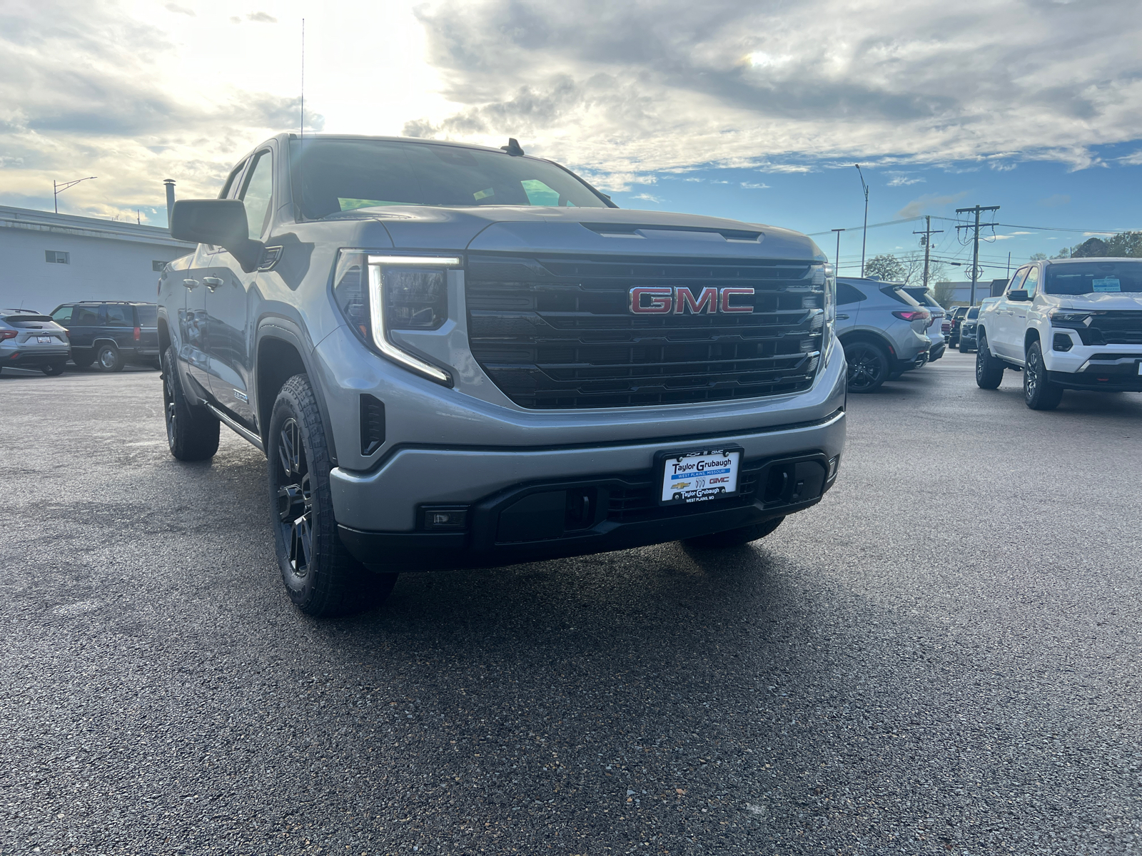 2025 GMC Sierra 1500 Elevation 5