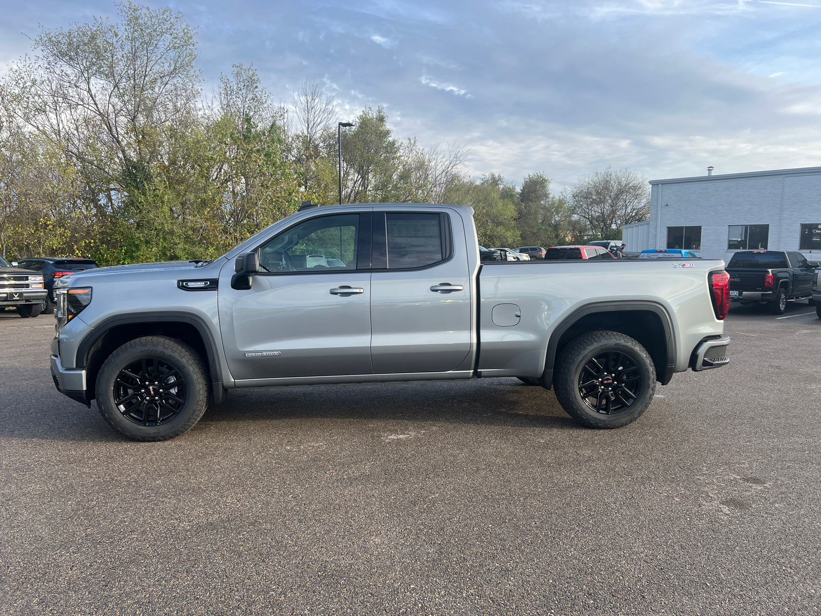 2025 GMC Sierra 1500 Elevation 8