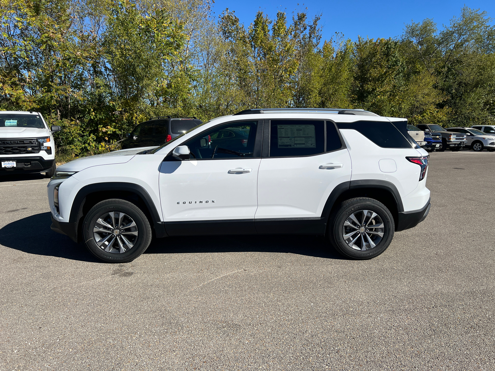 2025 Chevrolet Equinox FWD LT 8