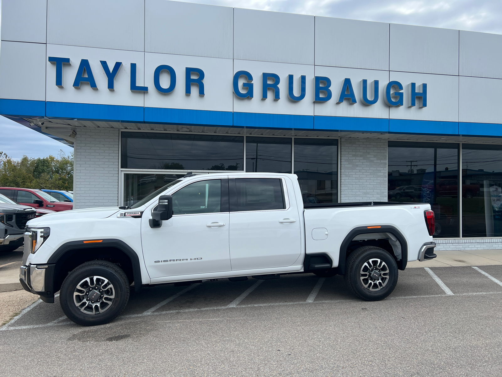 2025 GMC Sierra 2500HD SLE 1