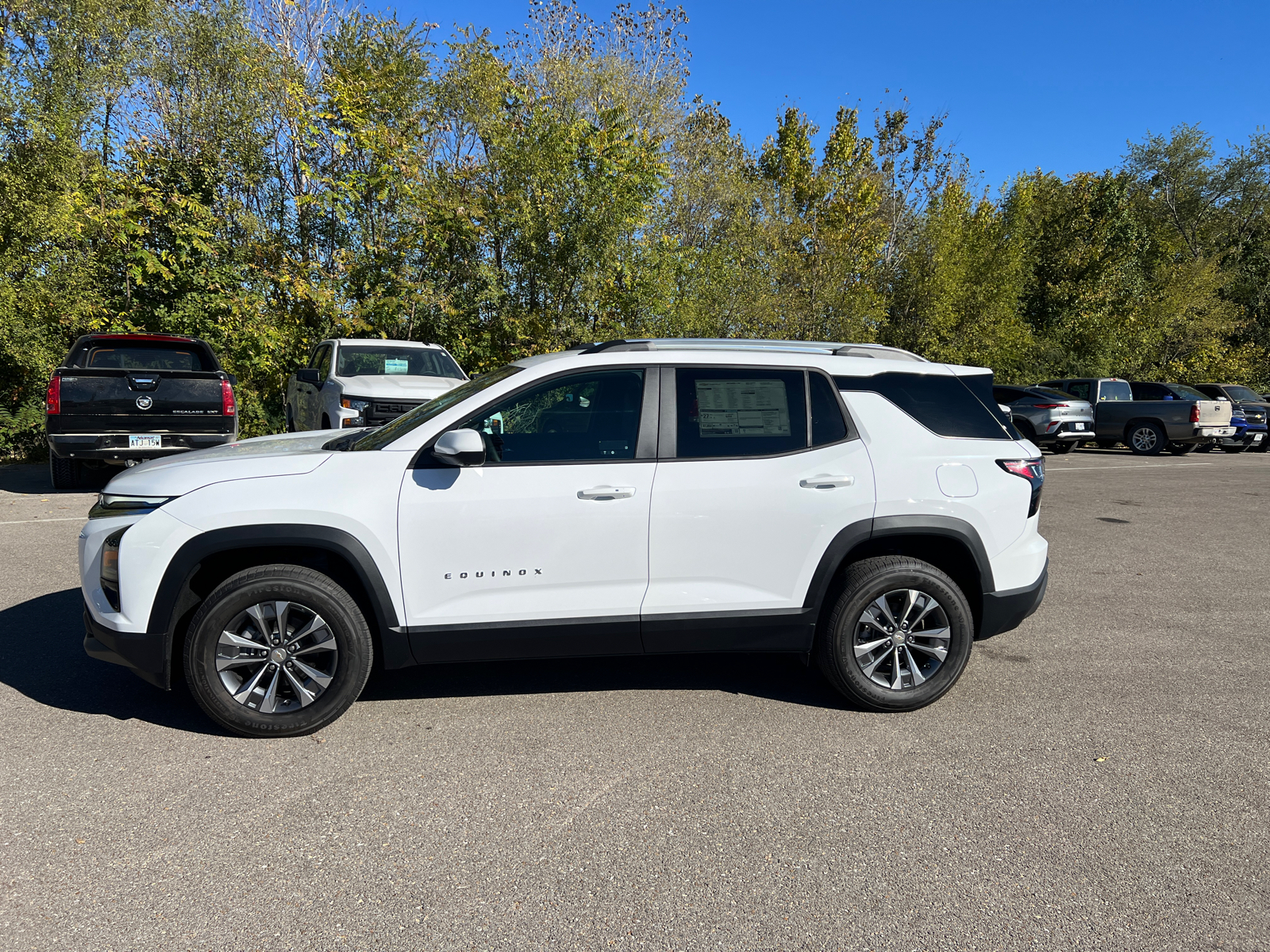 2025 Chevrolet Equinox FWD LT 8