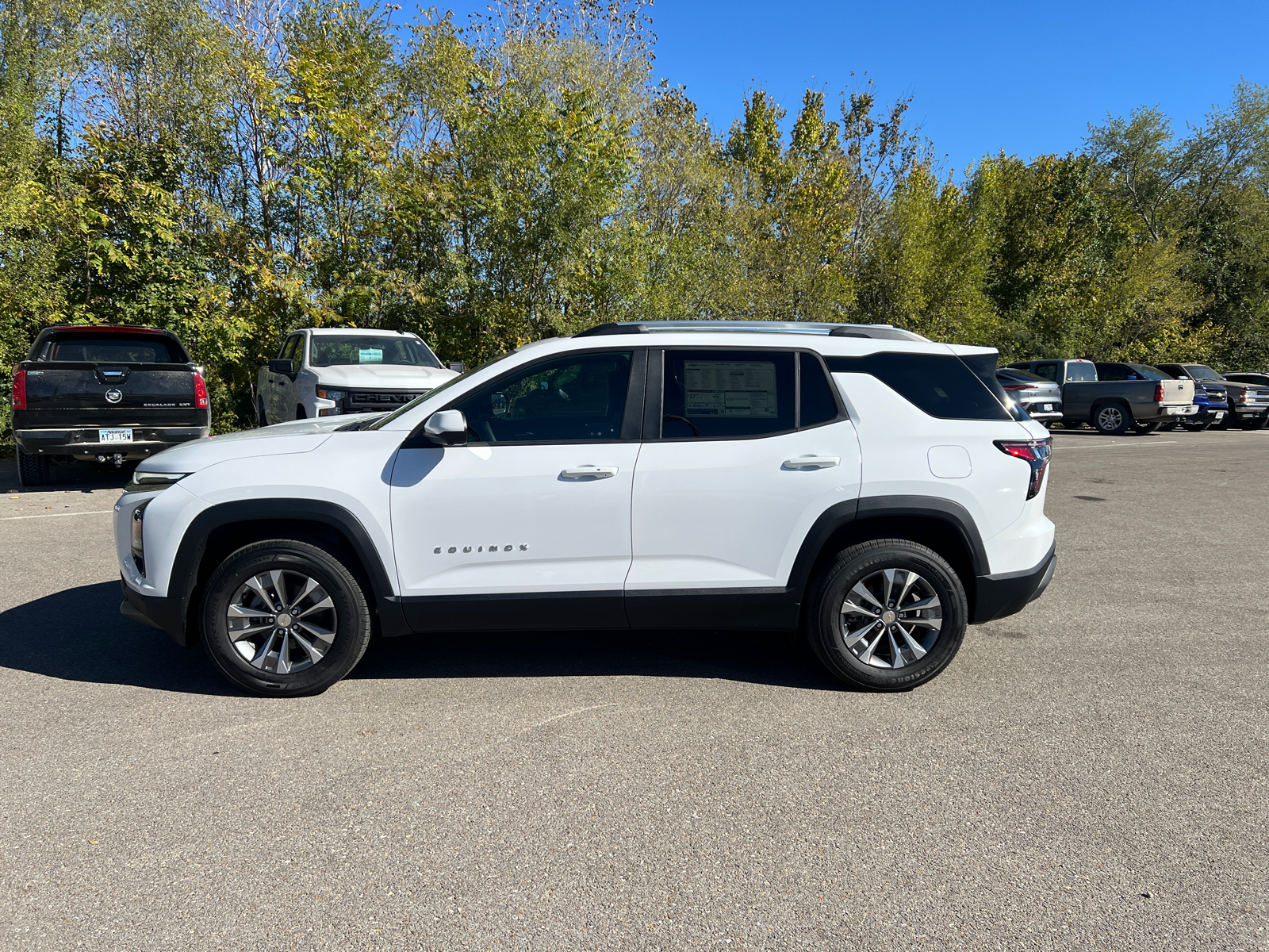 2025 Chevrolet Equinox FWD LT 8