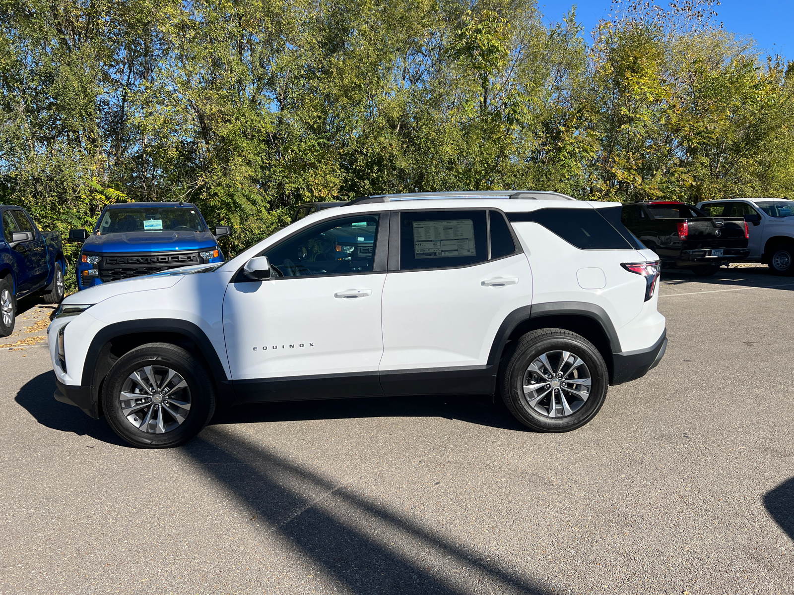 2025 Chevrolet Equinox FWD LT 8