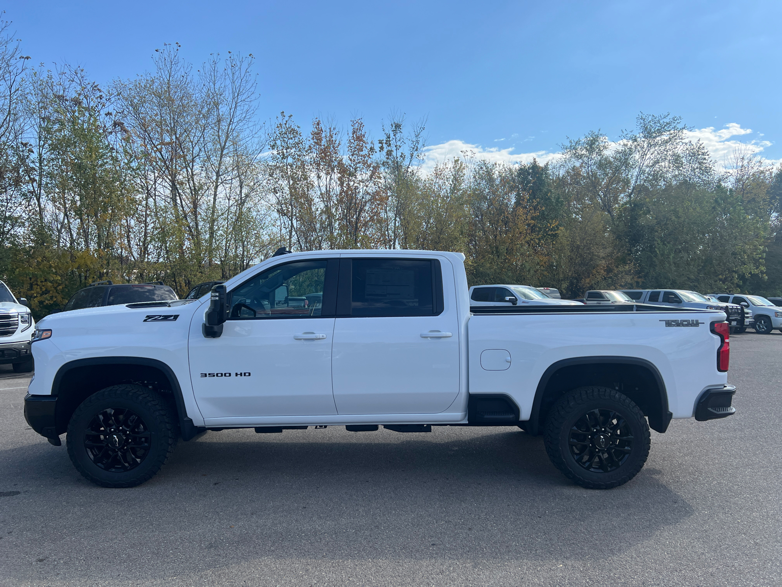 2025 Chevrolet Silverado 3500HD LT 8