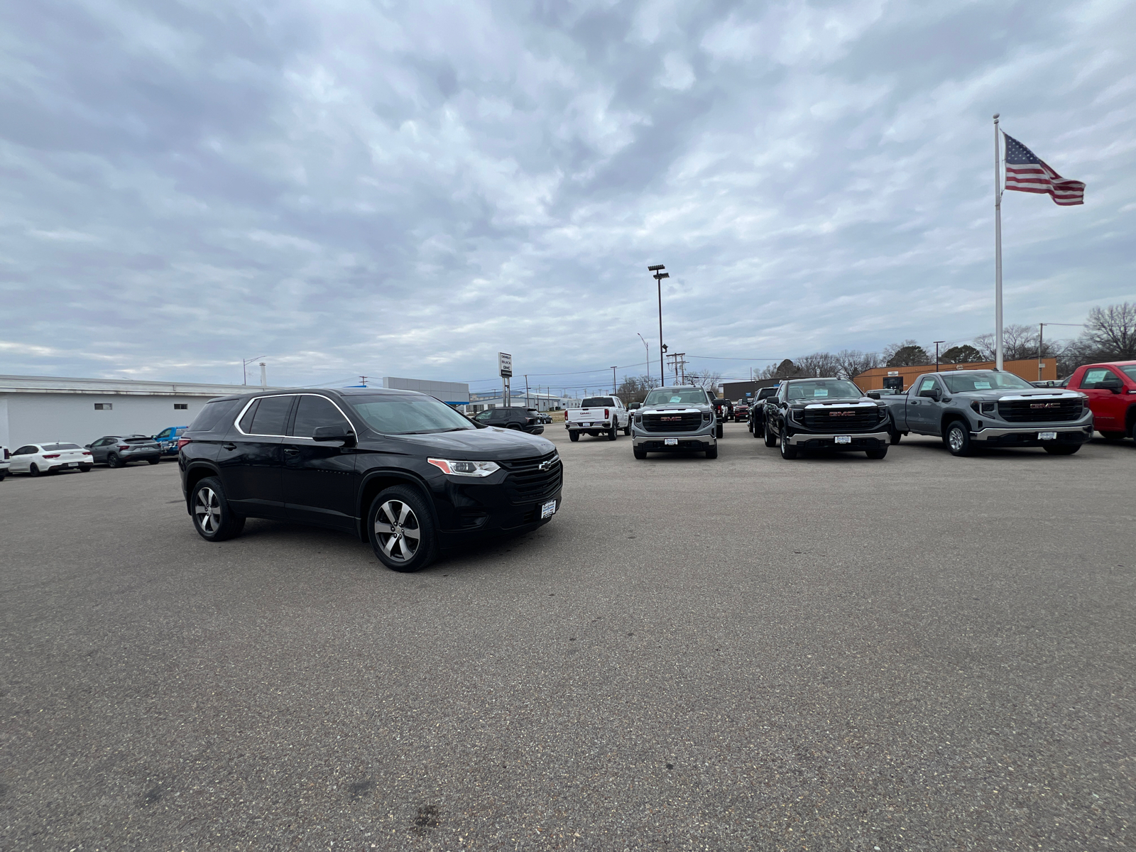 2019 Chevrolet Traverse LS 2