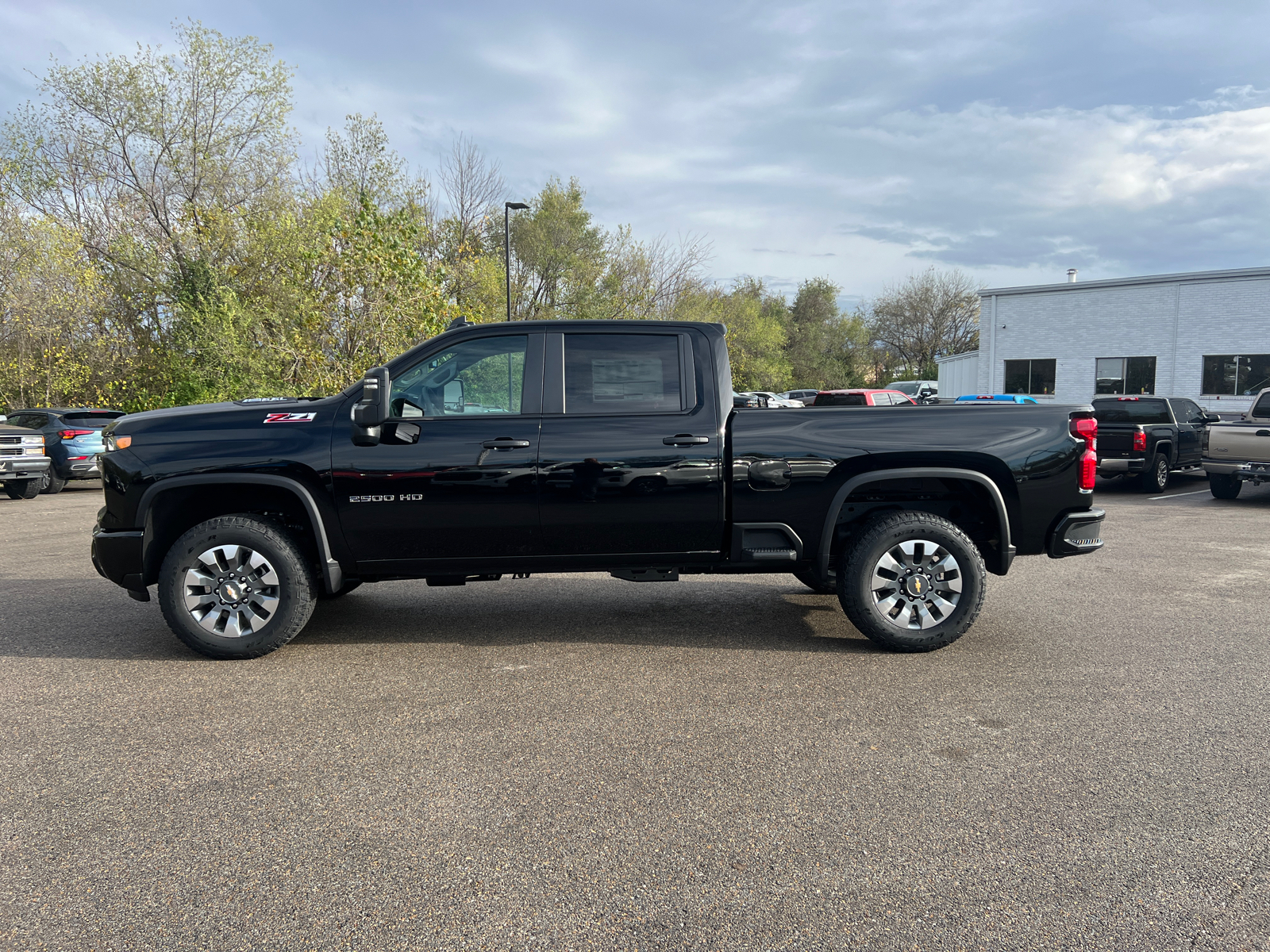 2025 Chevrolet Silverado 2500HD Custom 8