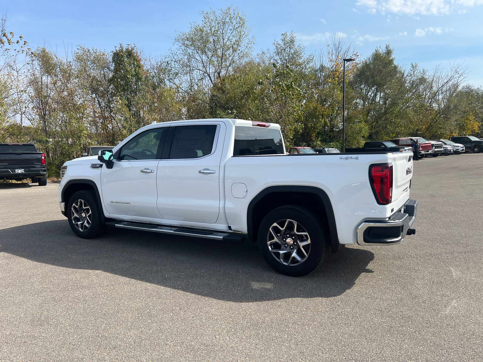 2025 GMC Sierra 1500 SLT 9