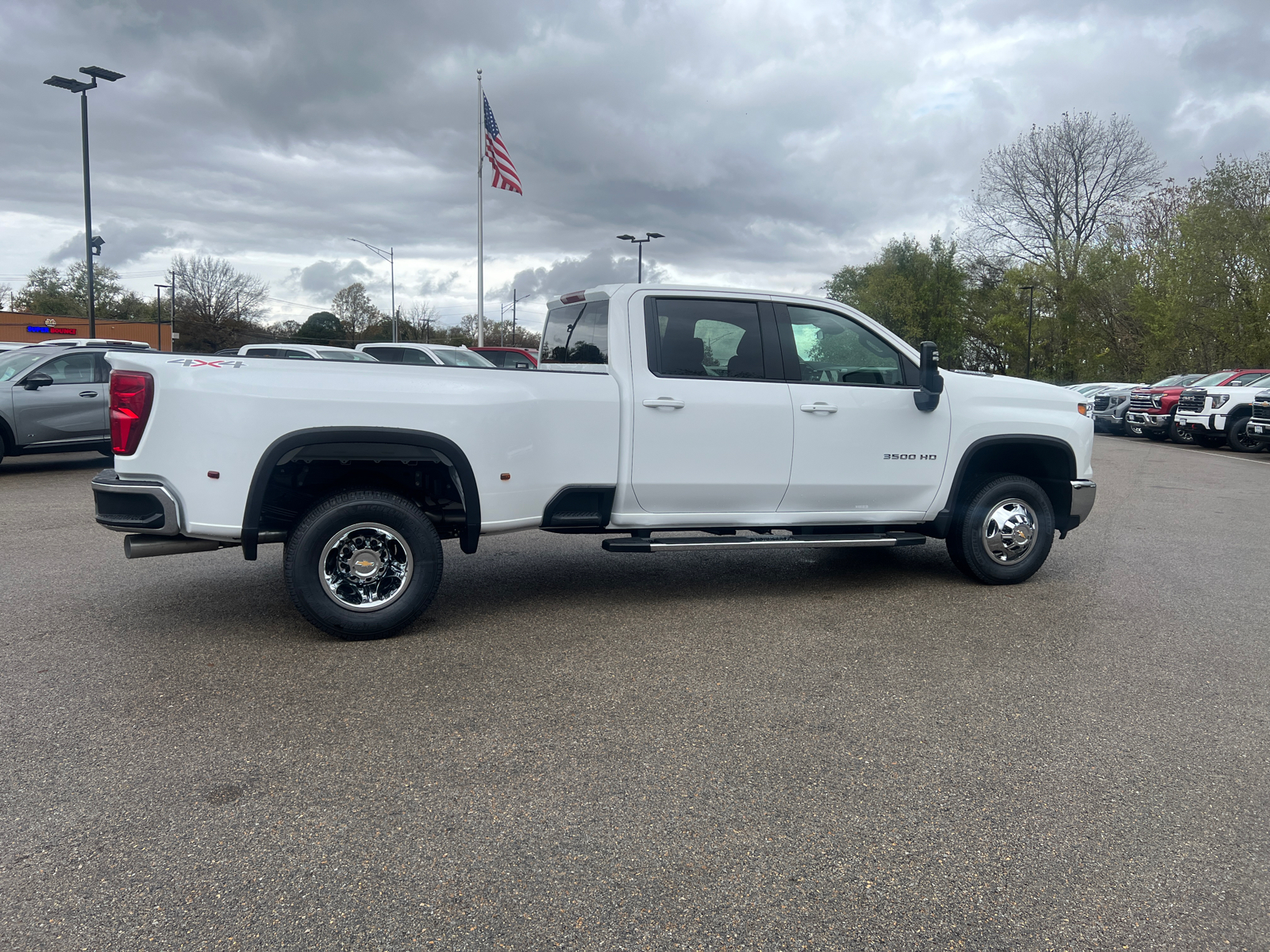 2025 Chevrolet Silverado 3500HD LT 12