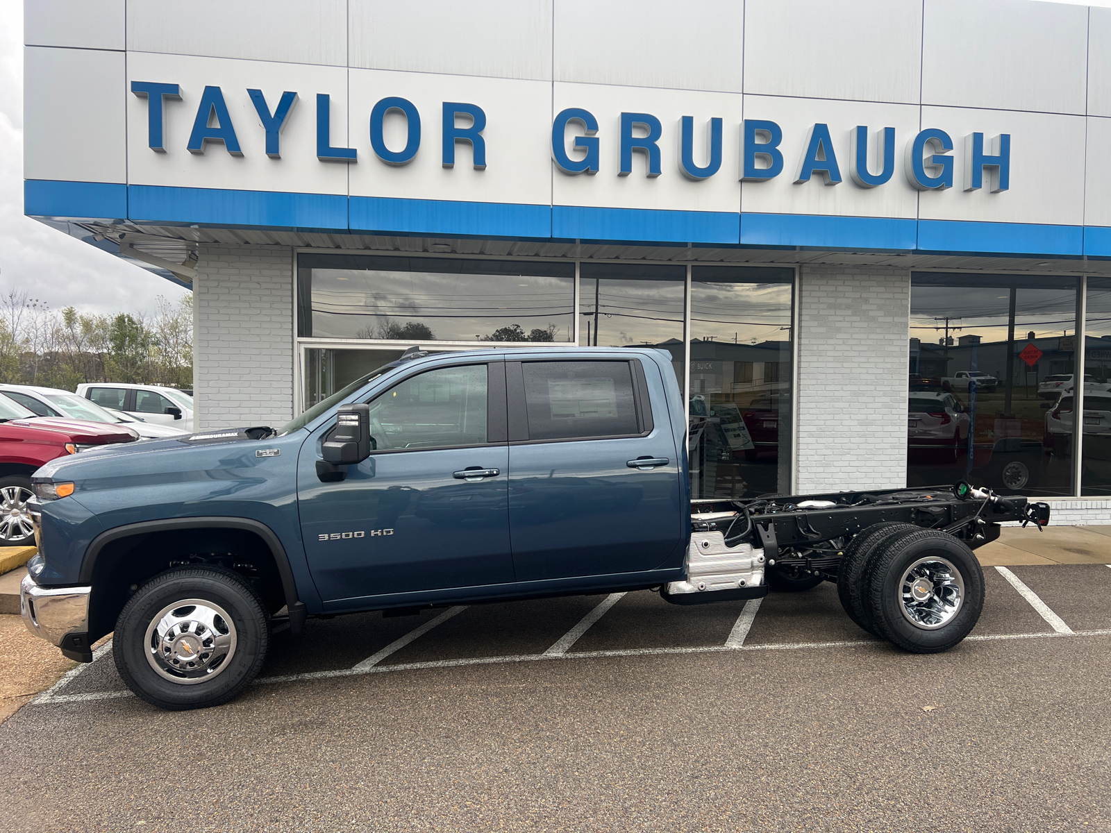 2025 Chevrolet Silverado 3500HD CC LT 1