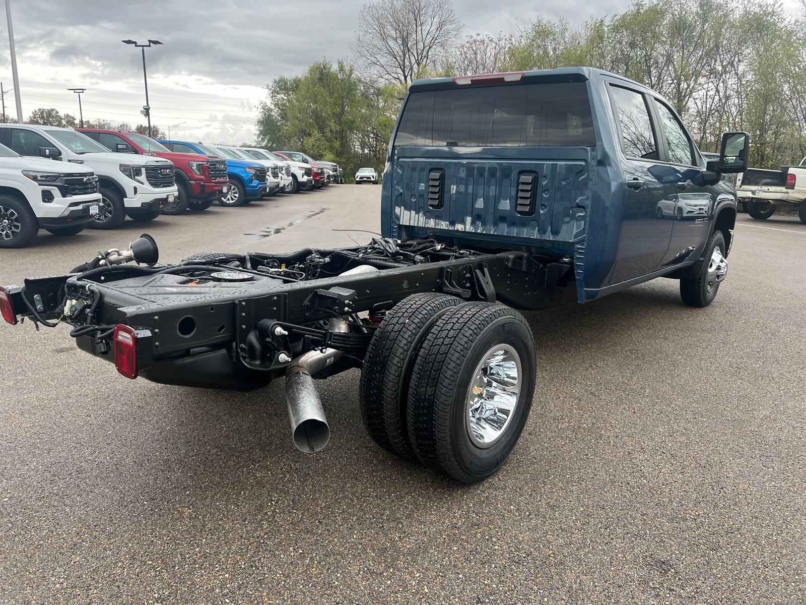 2025 Chevrolet Silverado 3500HD CC LT 14