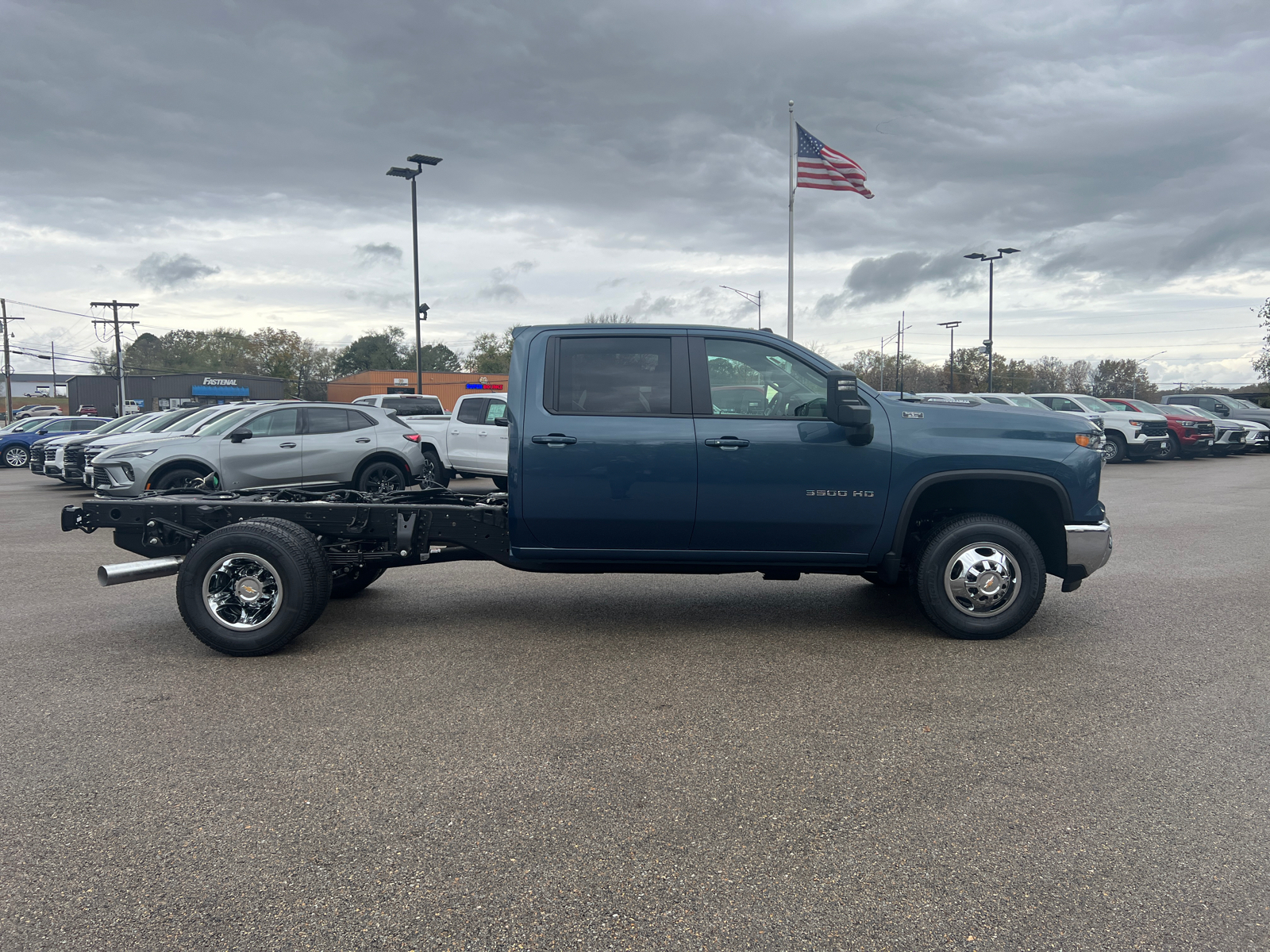 2025 Chevrolet Silverado 3500HD CC LT 17