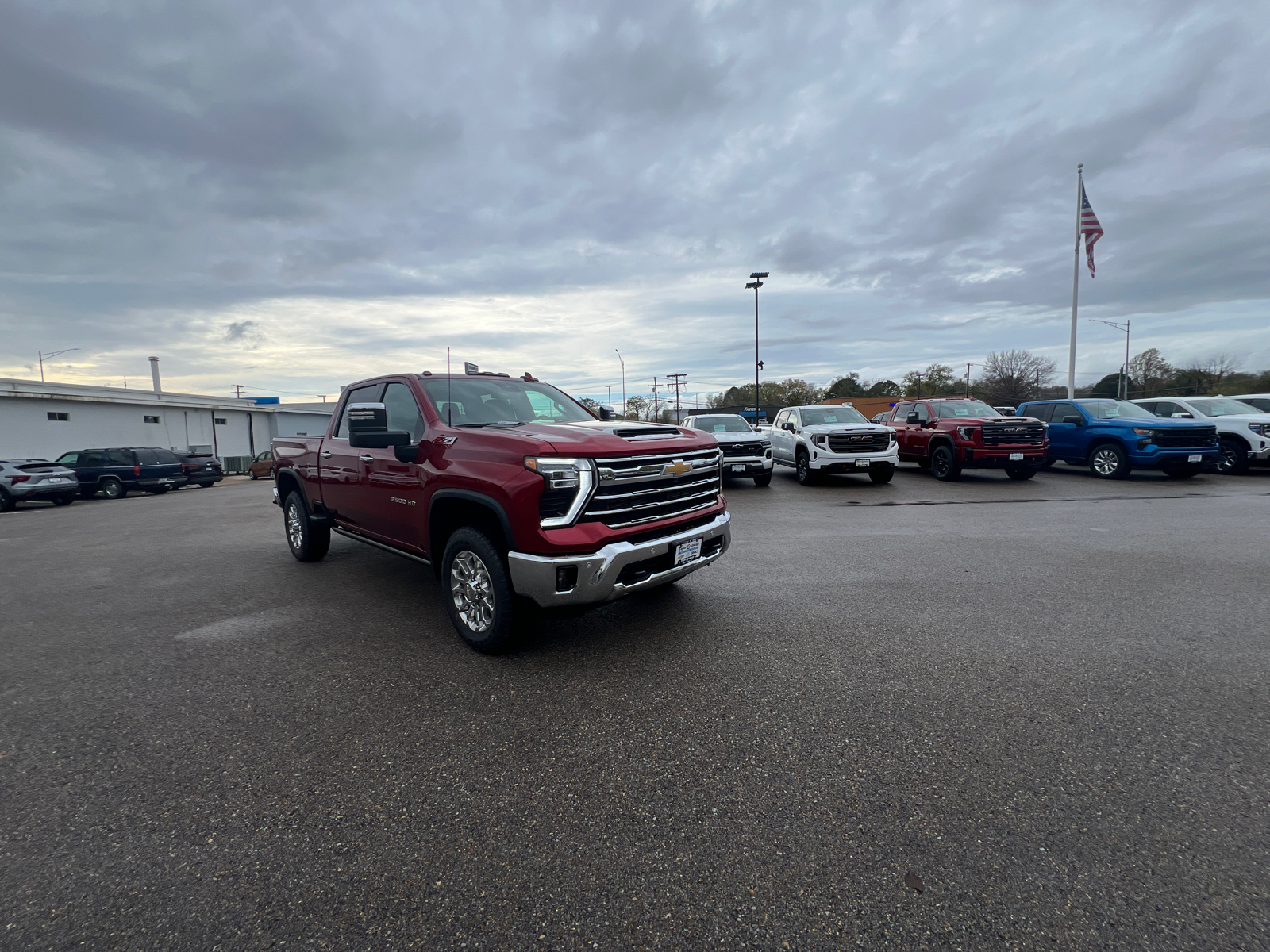 2025 Chevrolet Silverado 3500HD LTZ 2