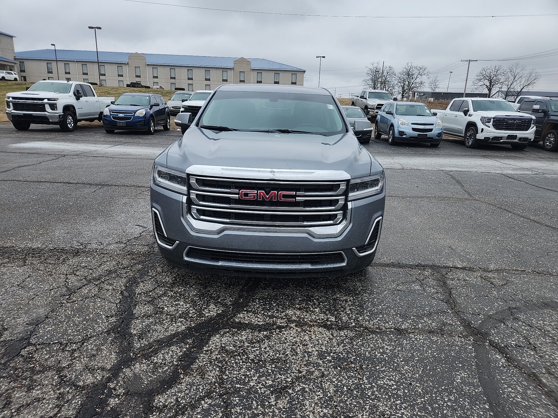 2020 GMC Acadia SLE 2