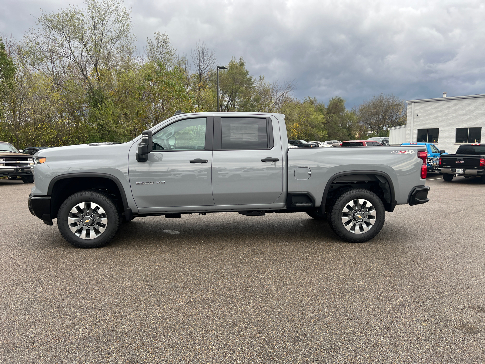 2025 Chevrolet Silverado 2500HD Custom 8