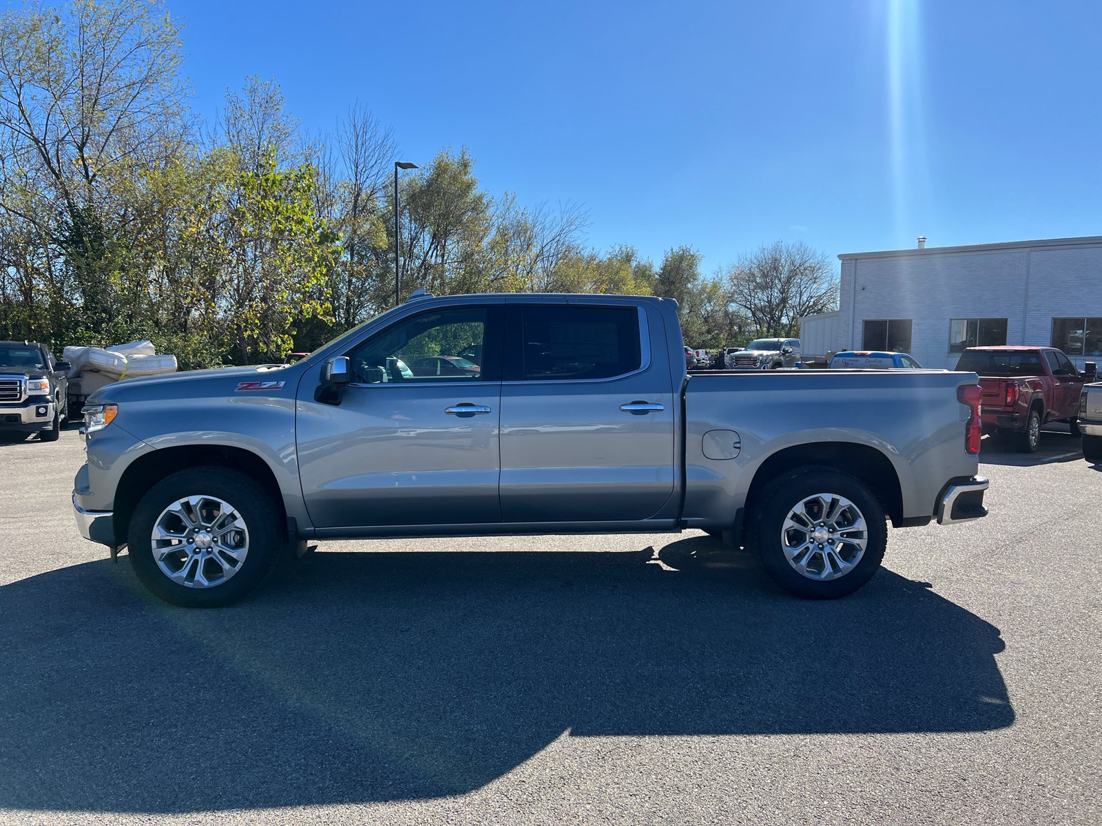 2025 Chevrolet Silverado 1500 LTZ 8