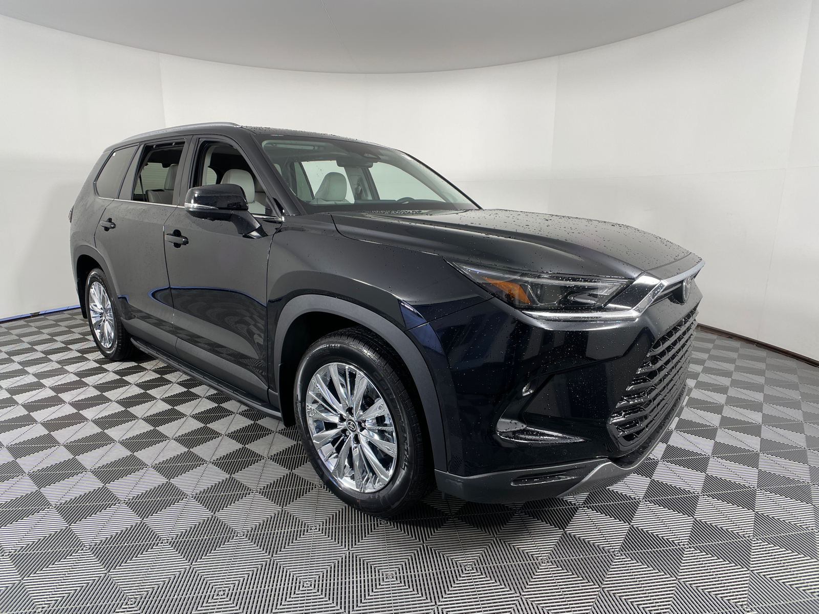 2024 Toyota Grand Highlander XLE 1