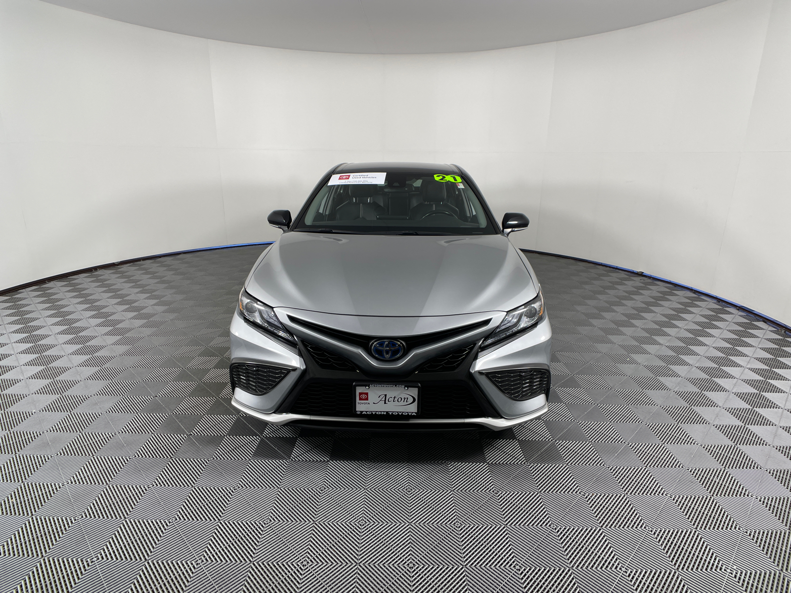 2021 Toyota Camry Hybrid XSE 3