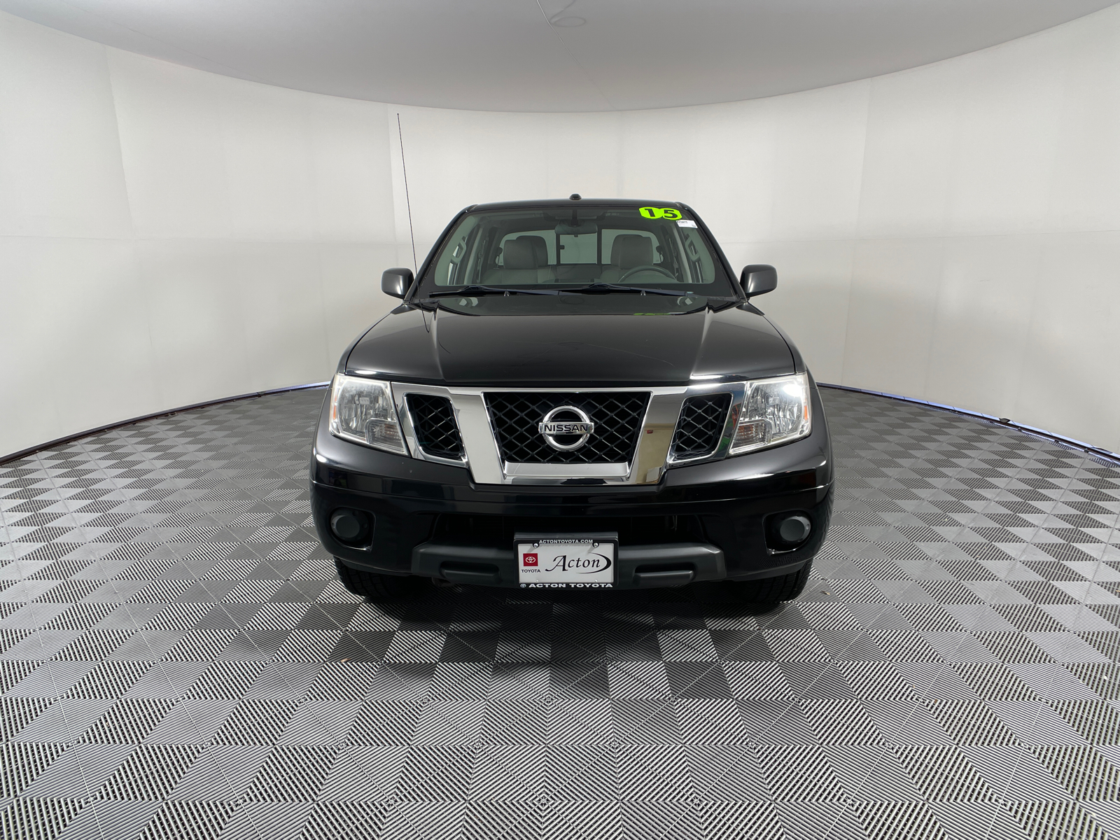2015 Nissan Frontier SV 2