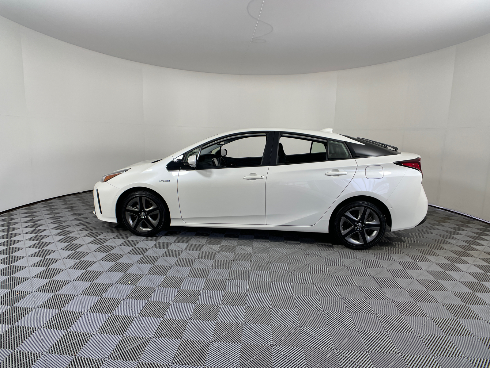 2020 Toyota Prius Limited 4