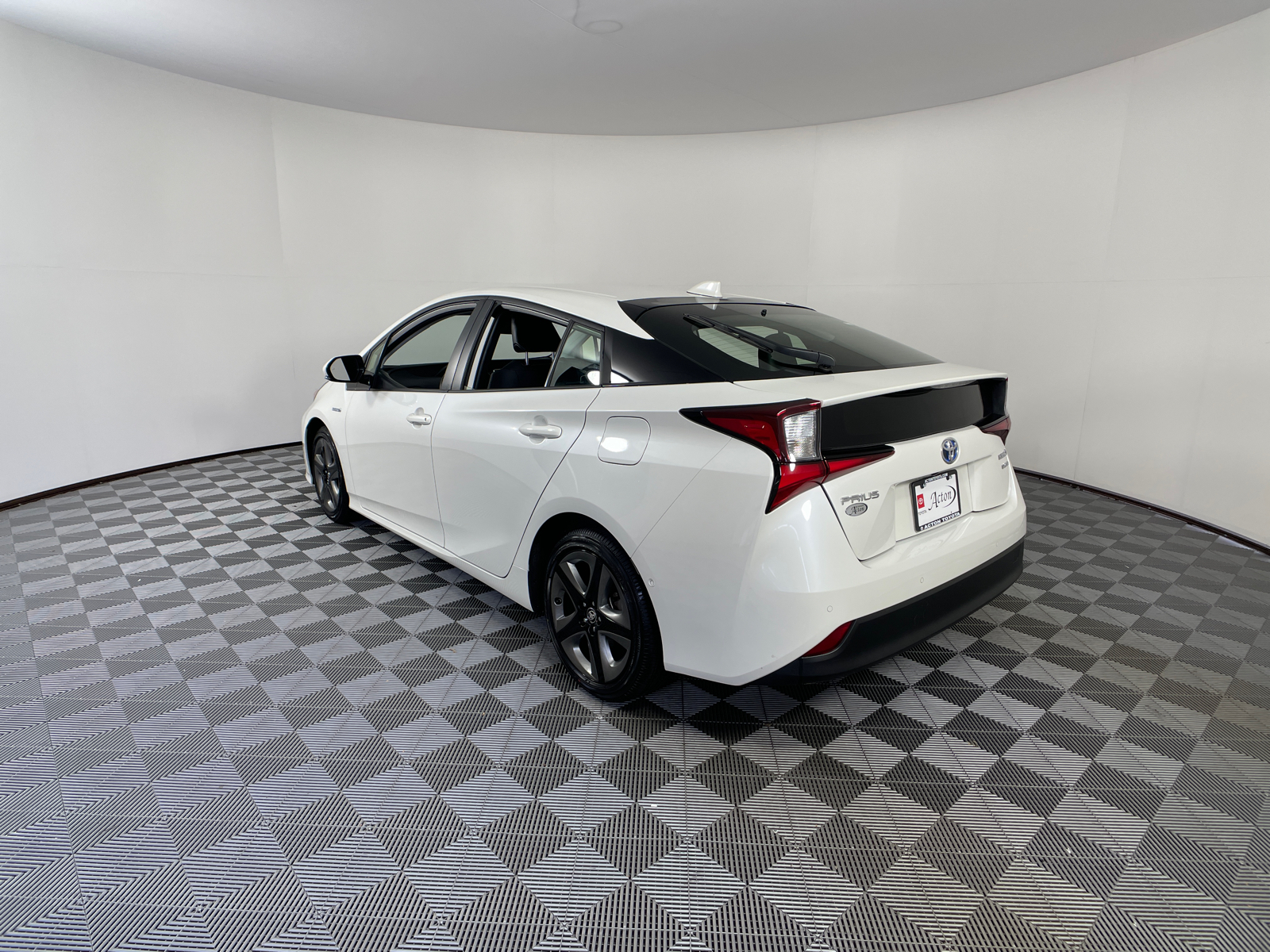 2020 Toyota Prius Limited 5