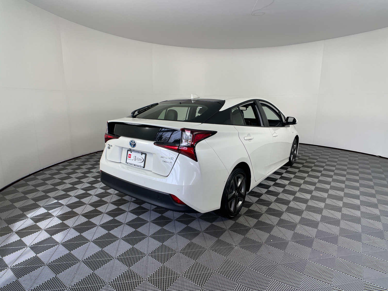 2020 Toyota Prius Limited 7