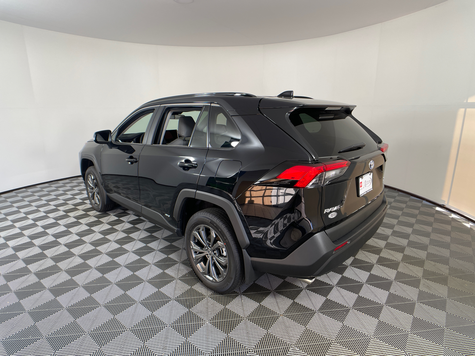 2024 Toyota RAV4 Hybrid XLE Premium 5