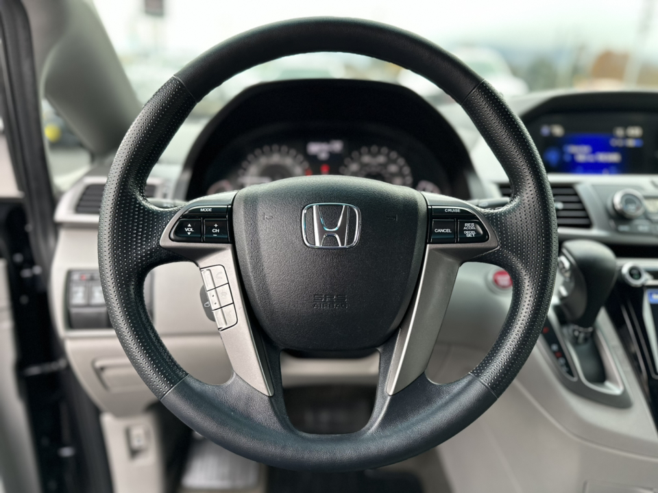 2016 Honda Odyssey SE 13