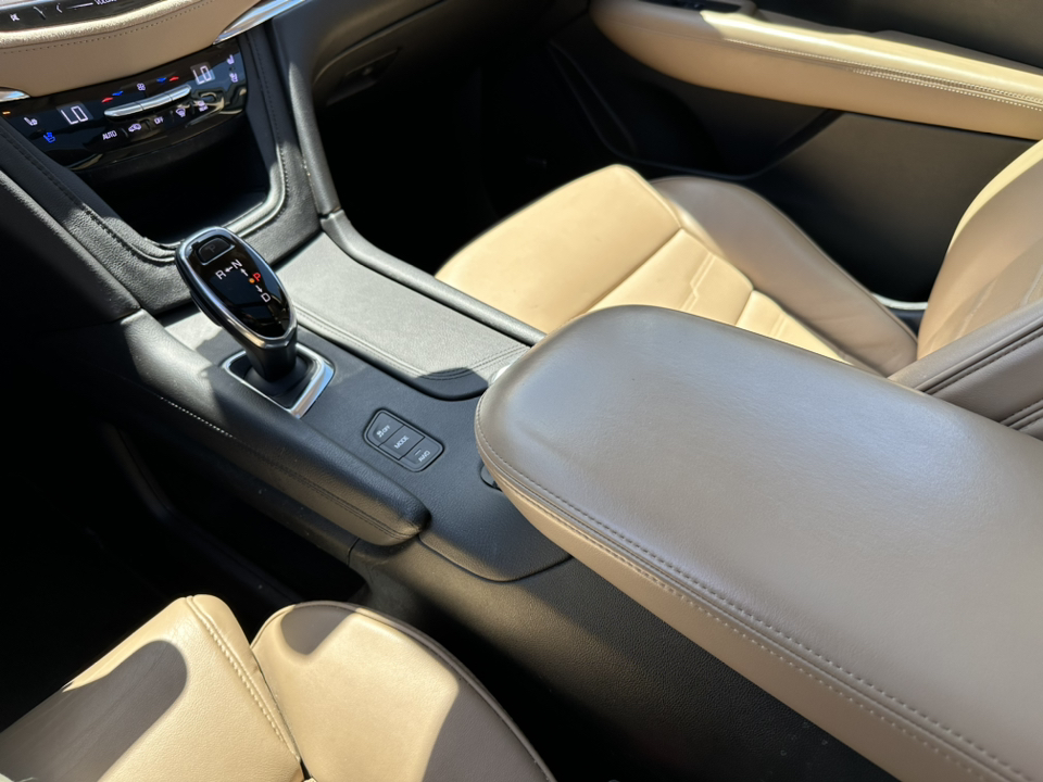 2017 Cadillac XT5 Platinum AWD 18