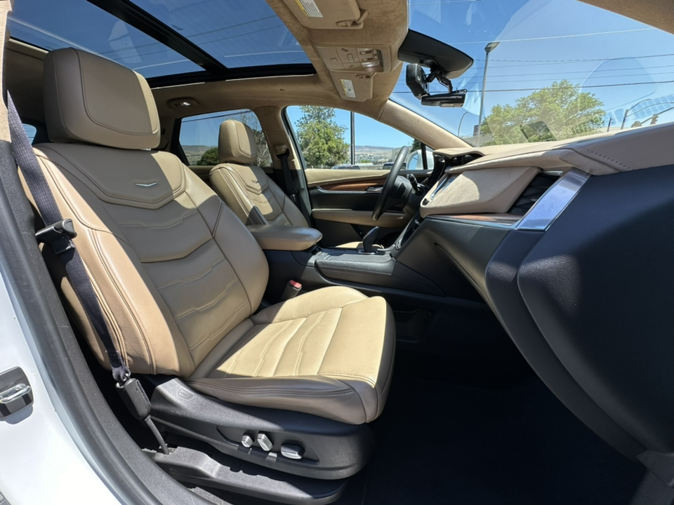 2017 Cadillac XT5 Platinum AWD 24