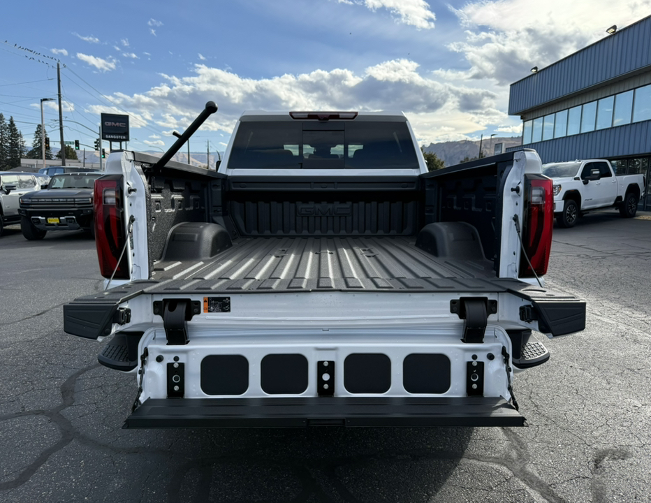 2025 GMC Sierra Denali 10