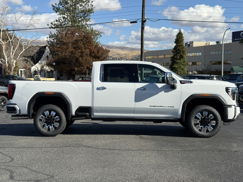 2025 GMC Sierra Denali 12