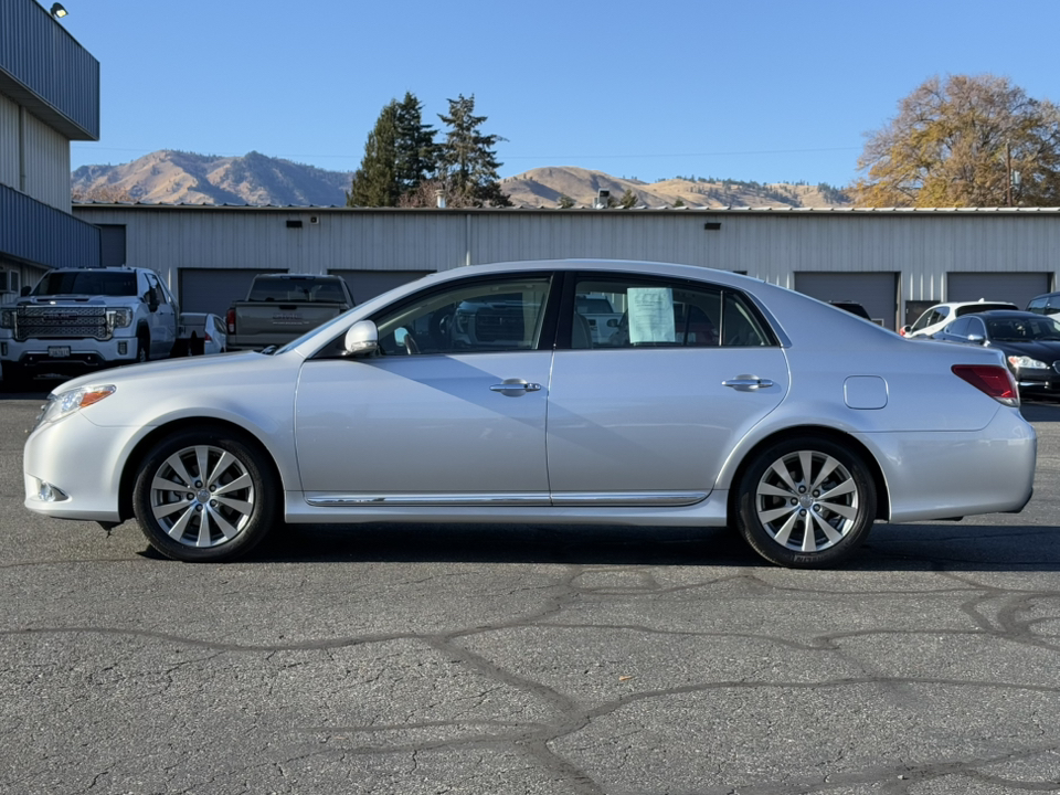 2011 Toyota Avalon Limited 3