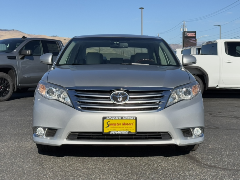 2011 Toyota Avalon Limited 10