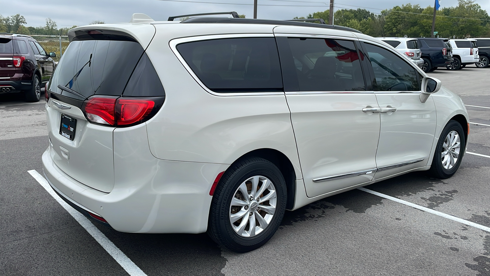 2017 Chrysler Pacifica Touring-L 11