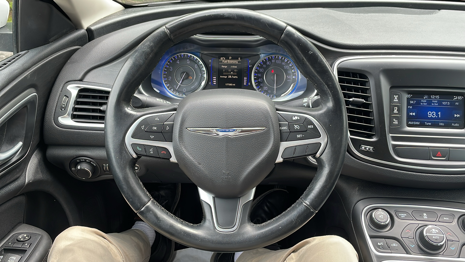 2016 Chrysler 200 Limited 26