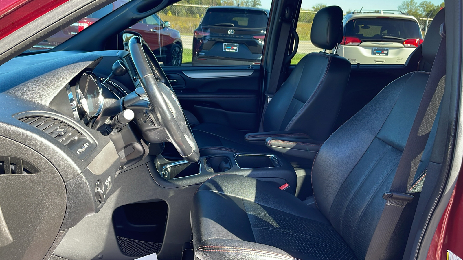 2019 Dodge Grand Caravan GT 18