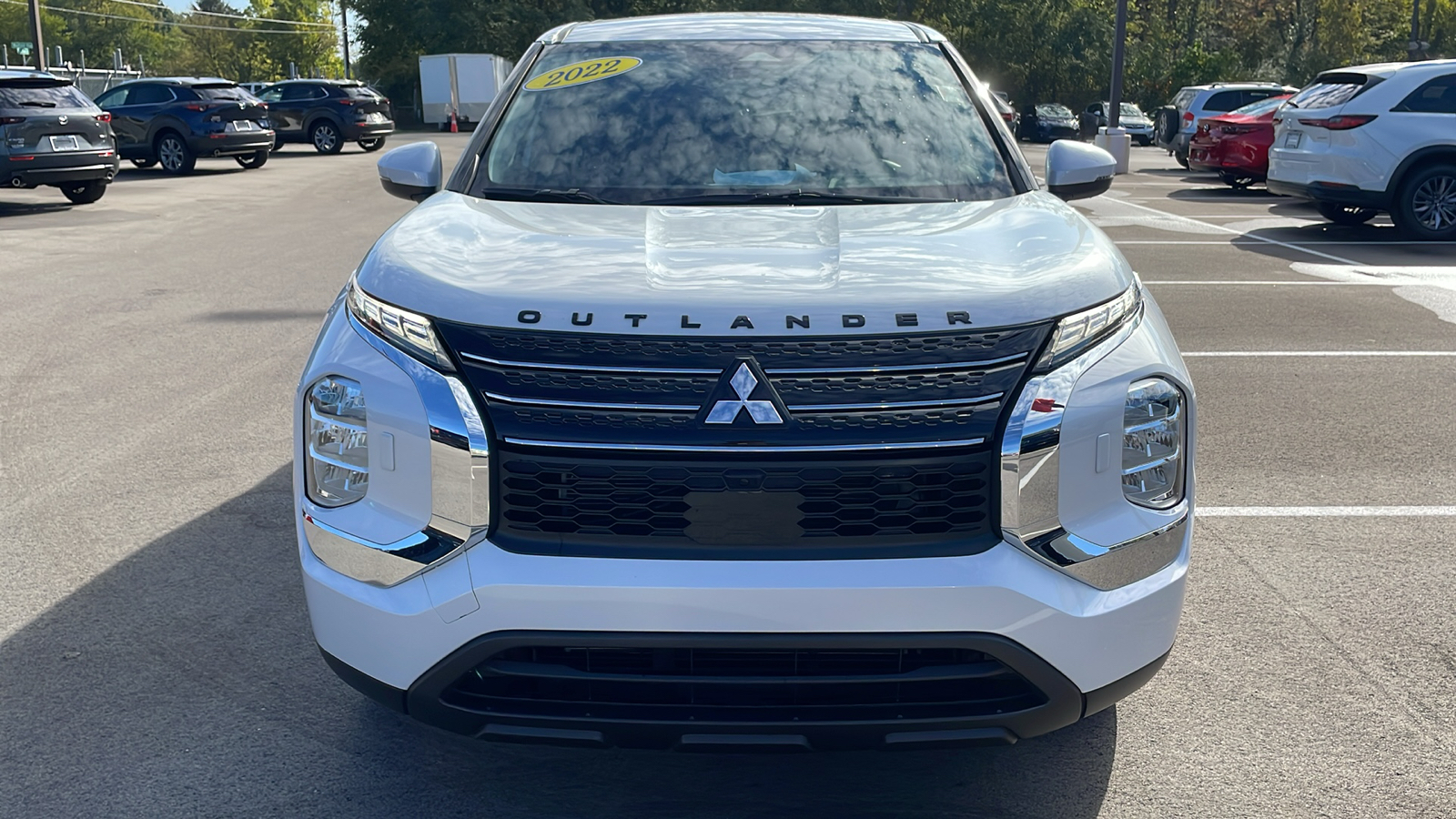 2022 Mitsubishi Outlander ES 2