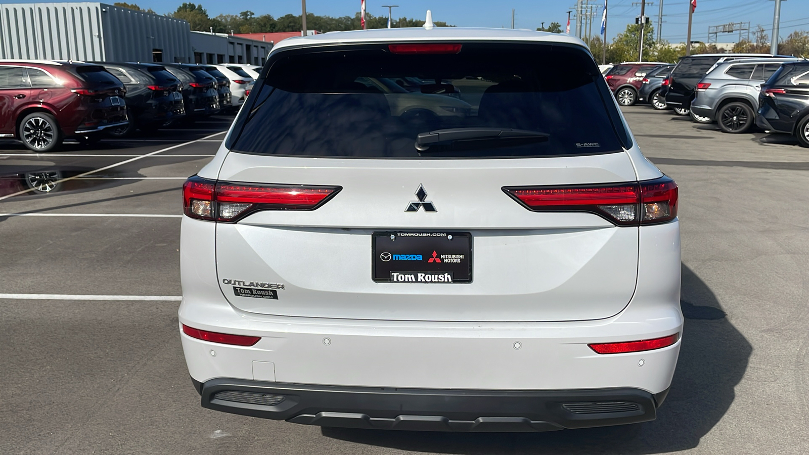 2022 Mitsubishi Outlander ES 6