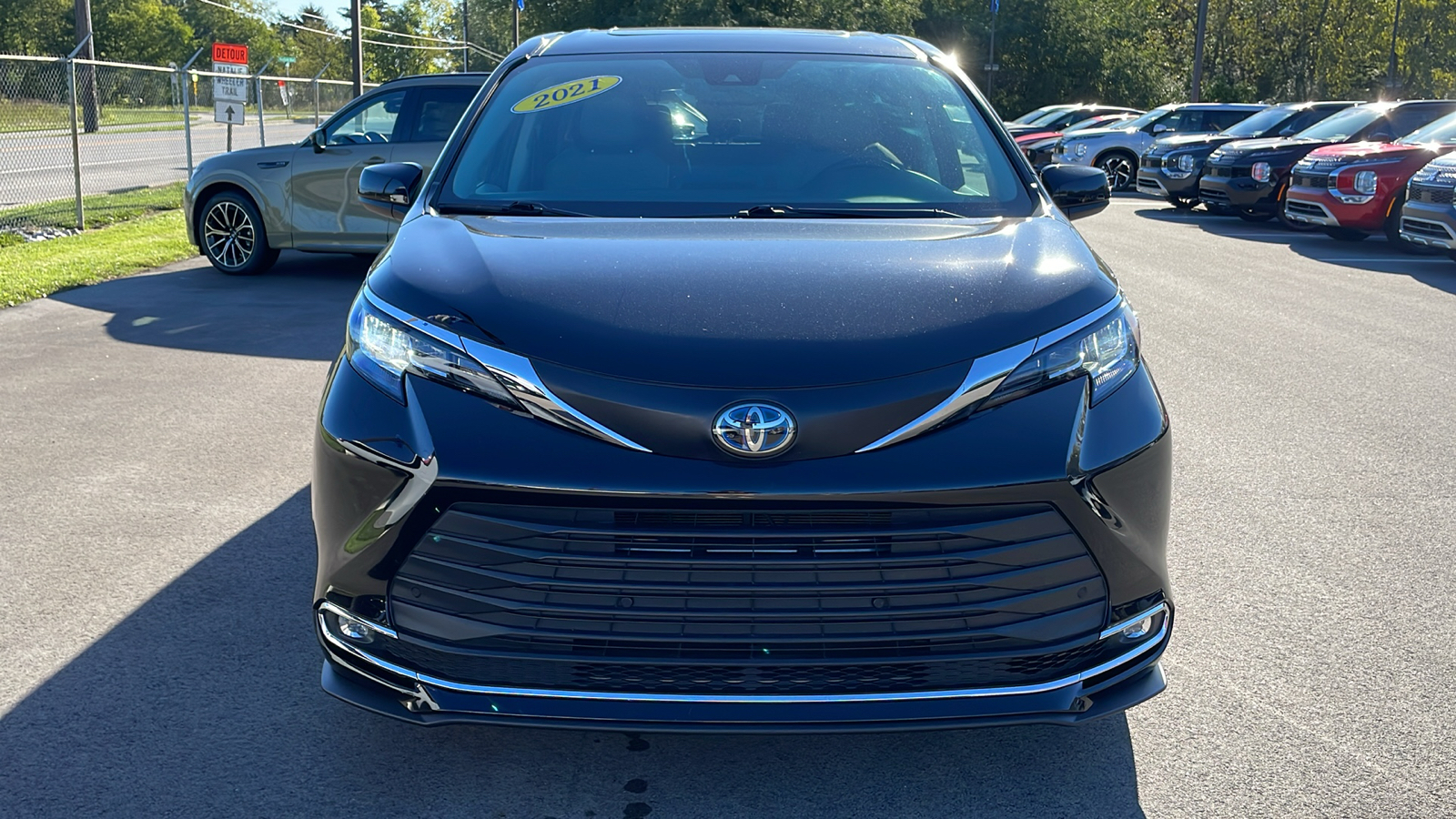 2021 Toyota Sienna XLE 2