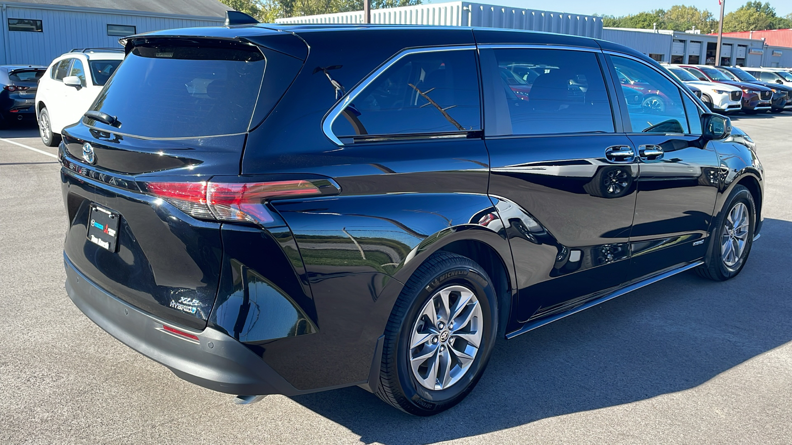 2021 Toyota Sienna XLE 13