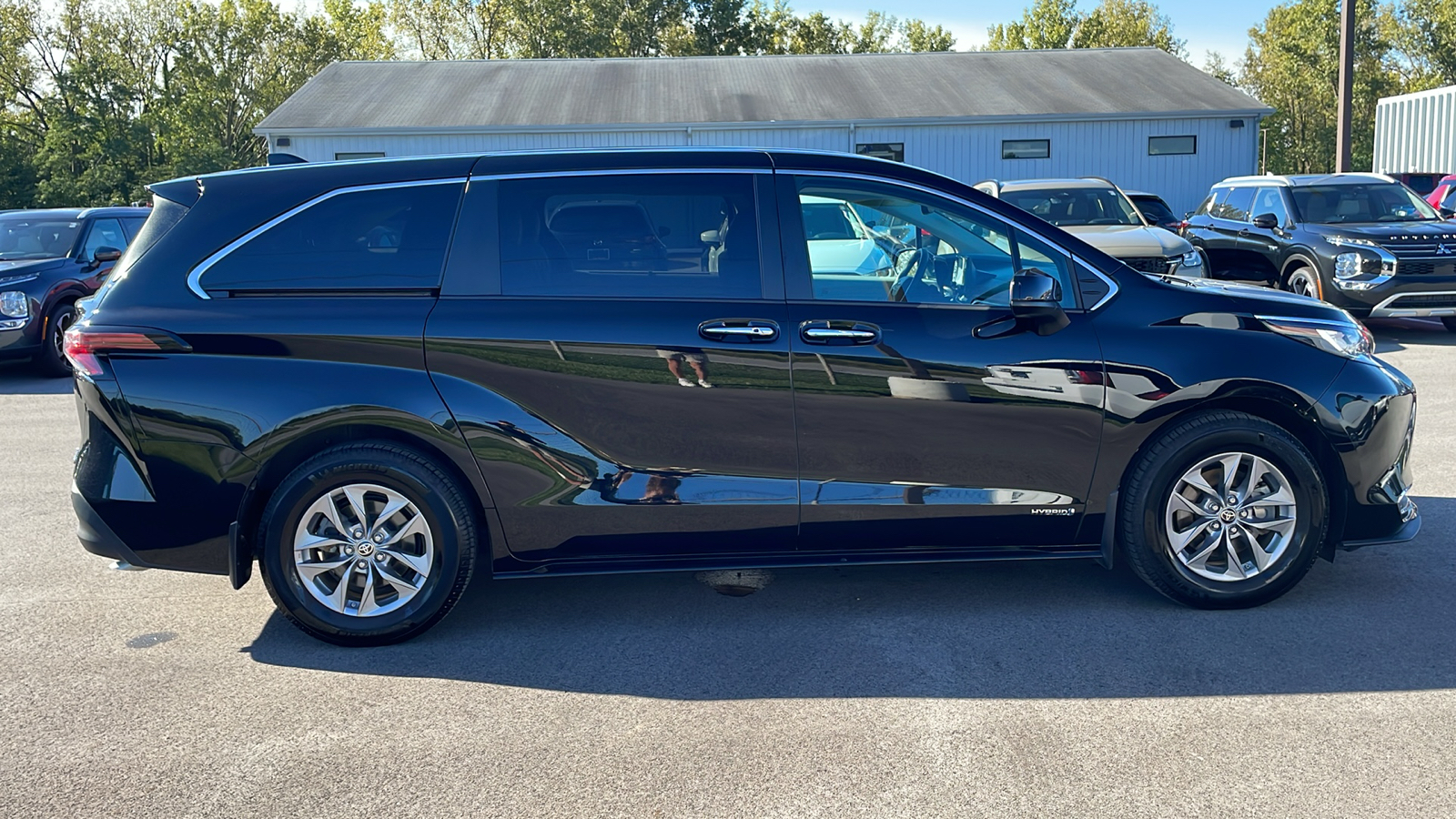 2021 Toyota Sienna XLE 14