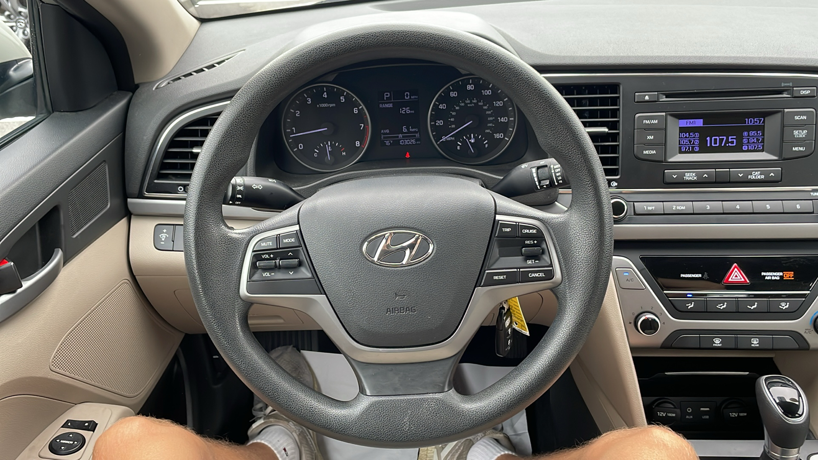 2017 Hyundai Elantra SE 24