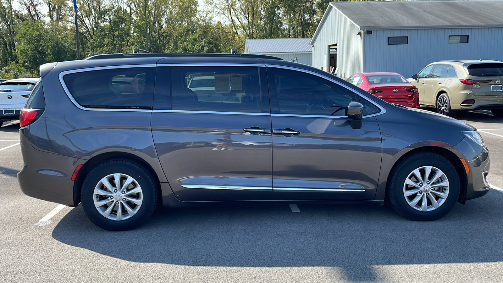 2017 Chrysler Pacifica Touring-L 8