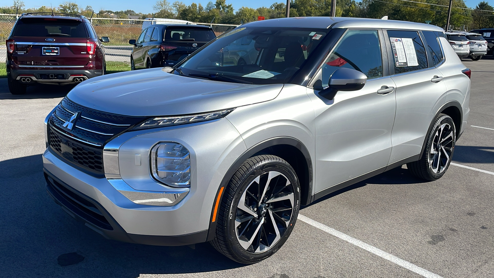 2022 Mitsubishi Outlander ES 3