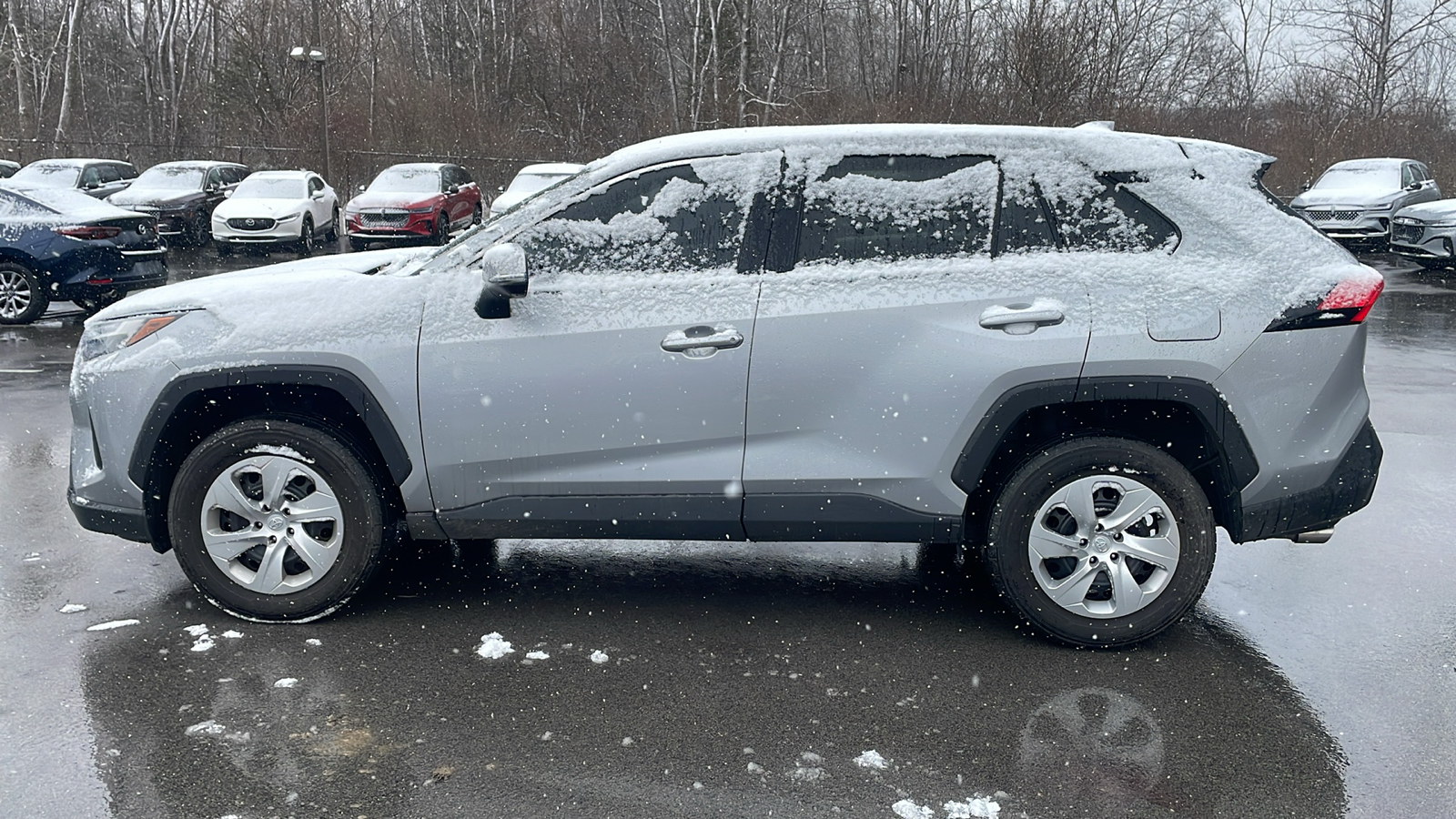 2023 Toyota RAV4 LE 4