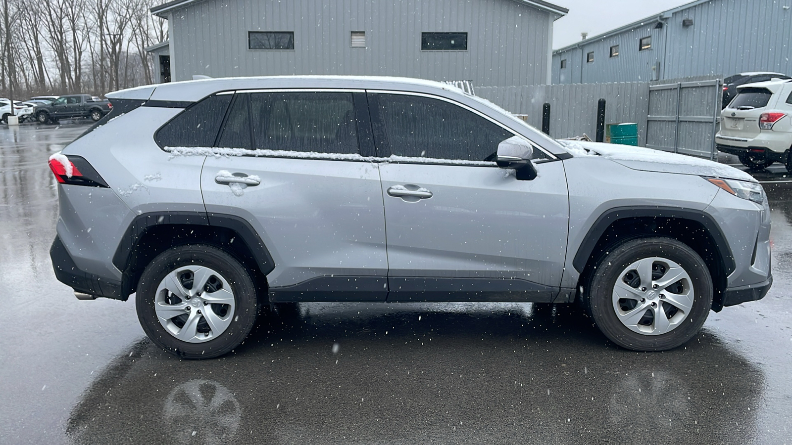 2023 Toyota RAV4 LE 8