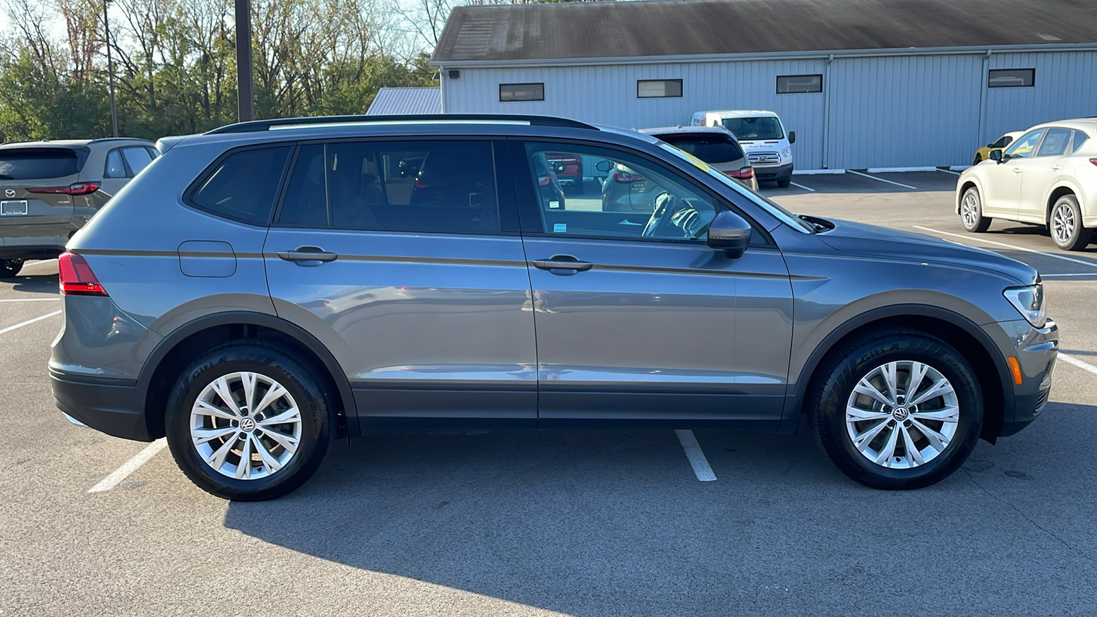 2018 Volkswagen Tiguan S 14