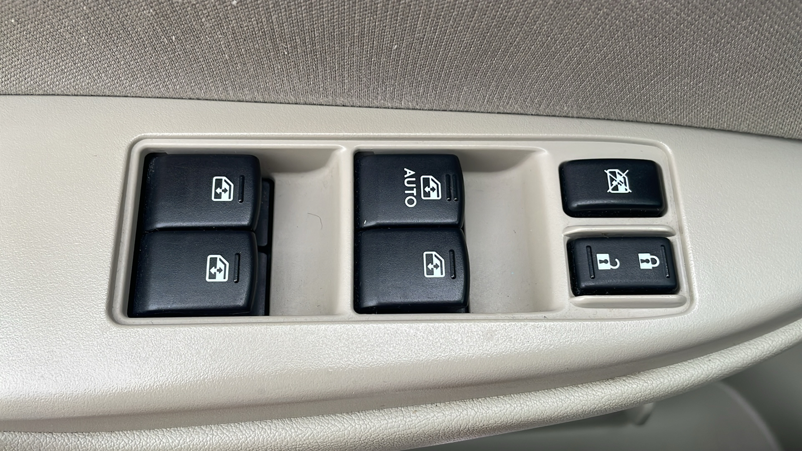 2013 Subaru Legacy 2.5i Premium 15