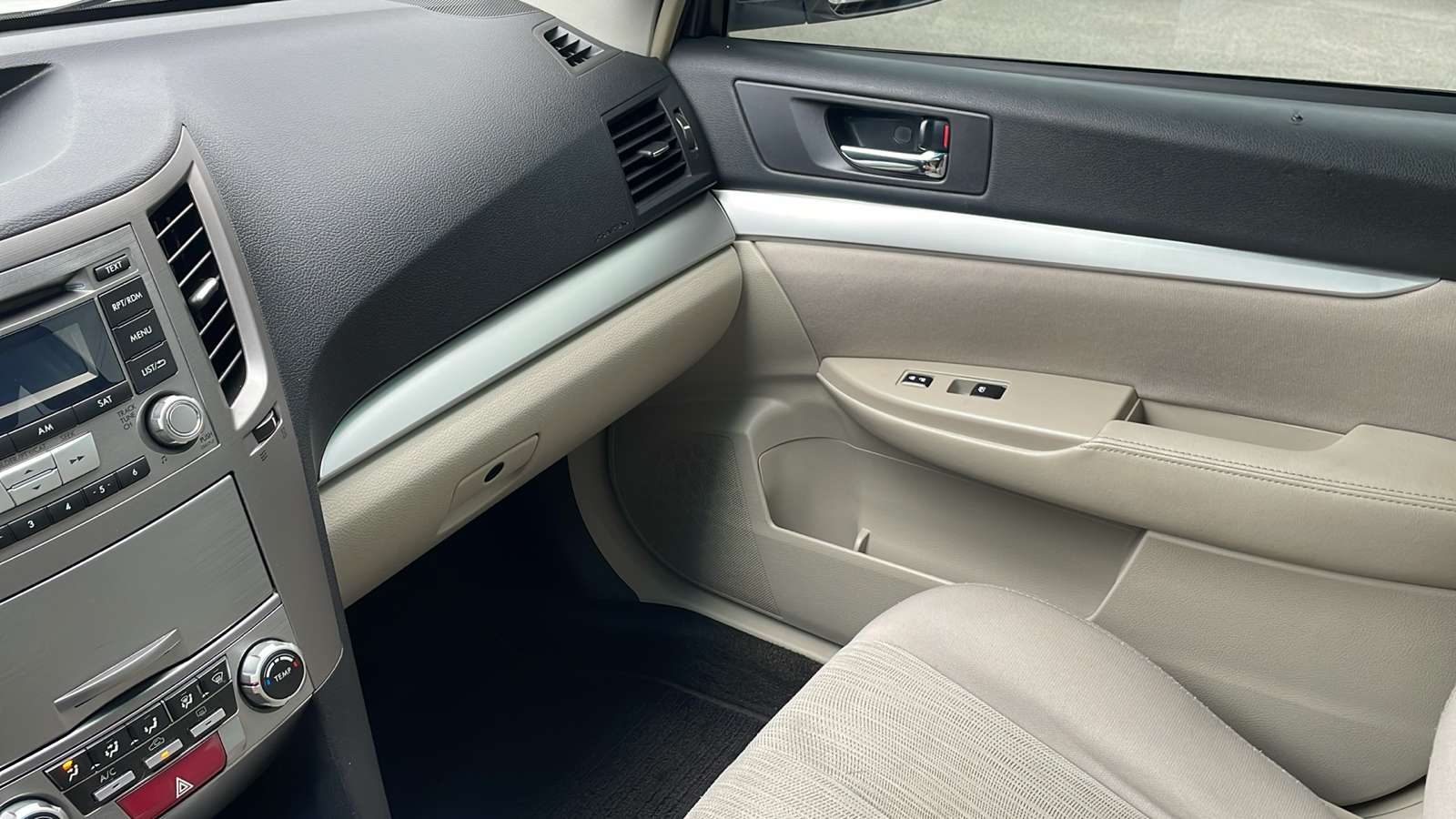 2013 Subaru Legacy 2.5i Premium 22