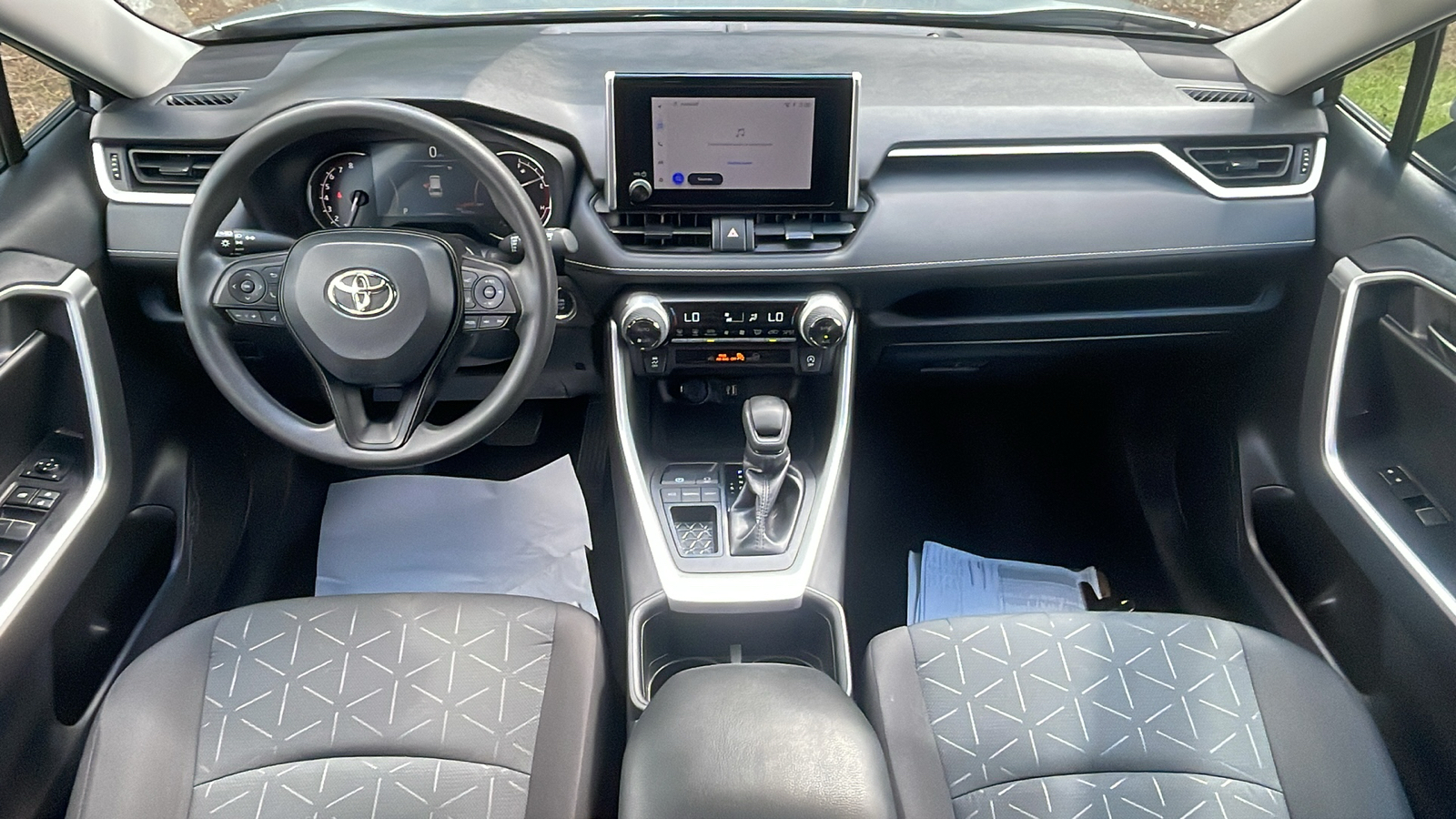 2024 Toyota RAV4 XLE 39